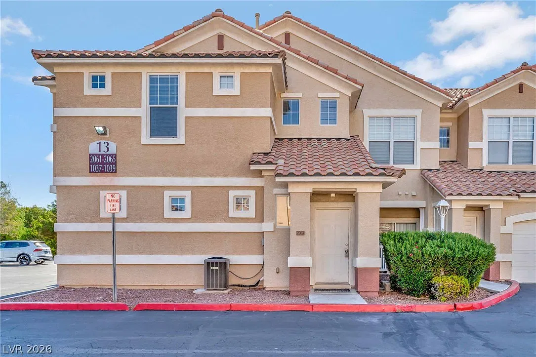 2 bed, 2.0 bath, 1112 sqft, $1,600 — Photo 1
