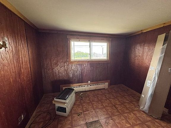 2nd image of 137 Military Rd