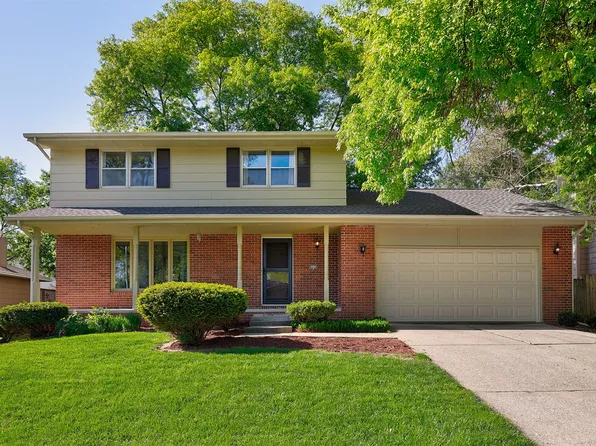 9774 Colby Ave, Clive, IA 50325