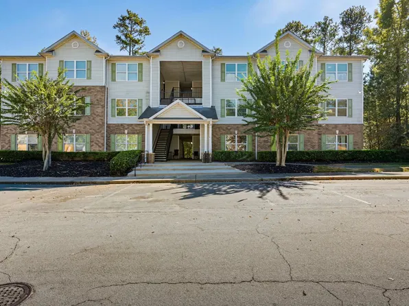 9302 Fairington Ridge Cir, Lithonia, GA 30038