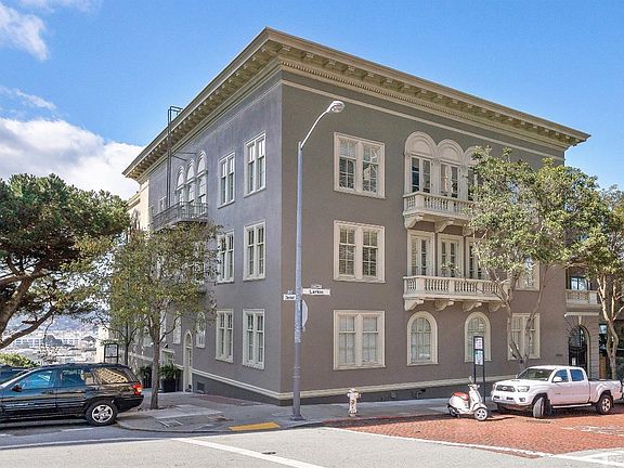 4th image of 2701 Larkin St APT 201