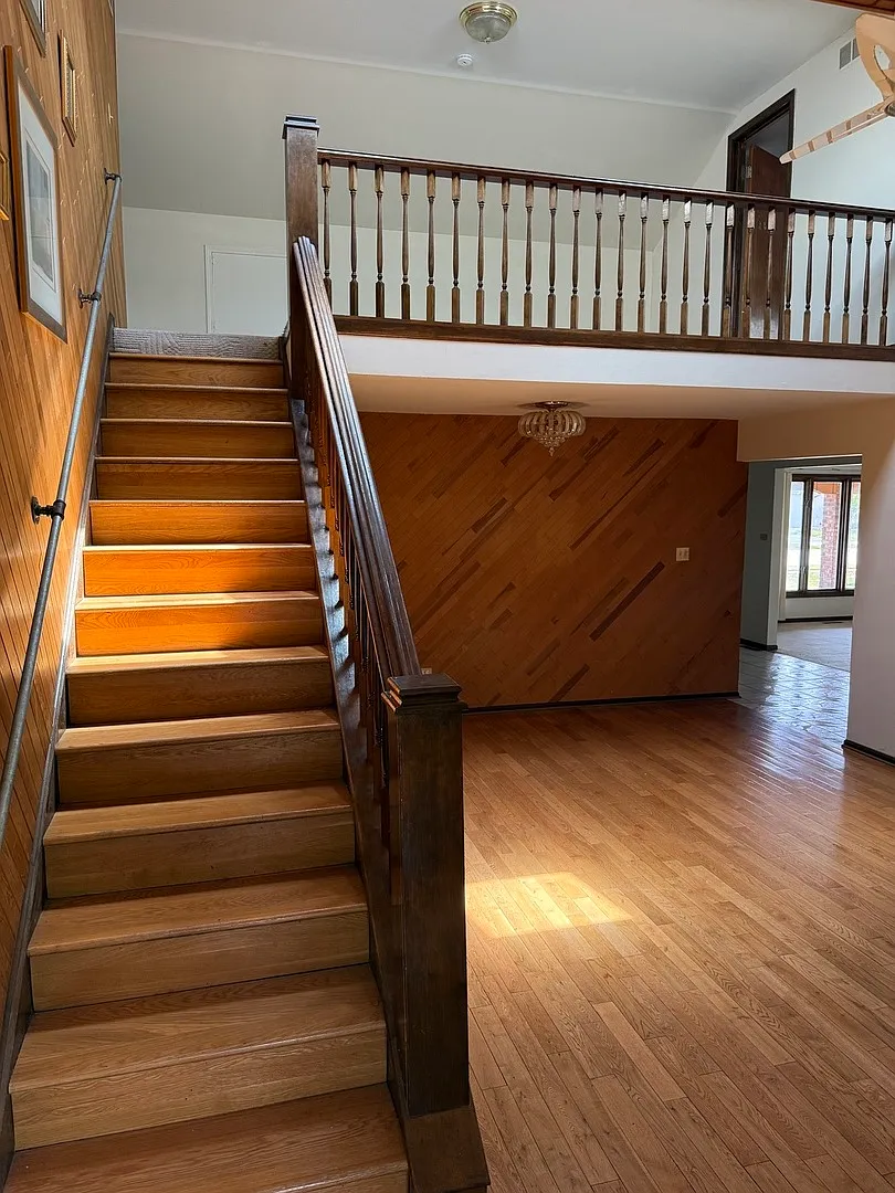 5 bed, 2700 sqft, $3,600 — Photo 2