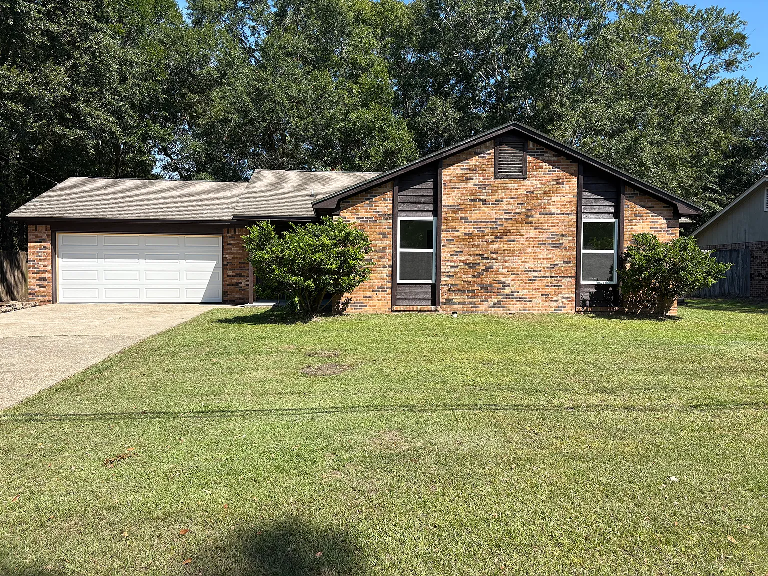 3 bed, 1388 sqft, $1,850 — Photo 1
