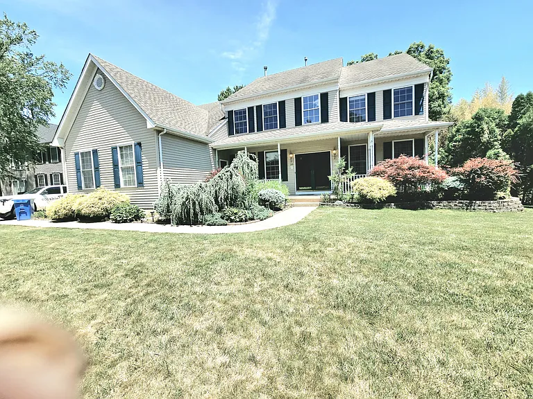 34 Margaret Dr — Photo 1