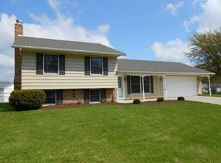 2032 Halifax Ct, Springfield, OH 45503