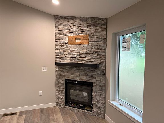 5th image of 829 Prairie View Dr
