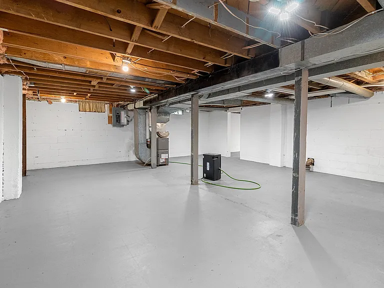 418 S Mill St — Photo 27