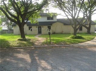 1 Richland Cir, Angleton, TX 77515