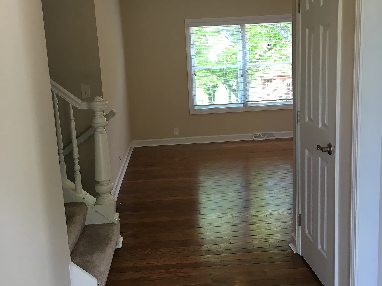 4 bed, 1751 sqft, $2,700 — Photo 2