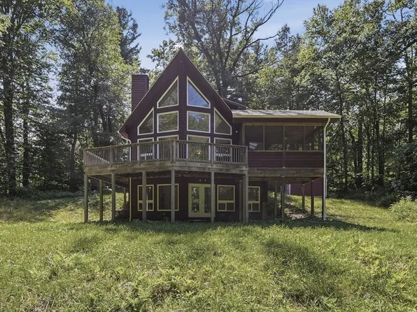 244 General Knox Rd, Russell, MA 01071
