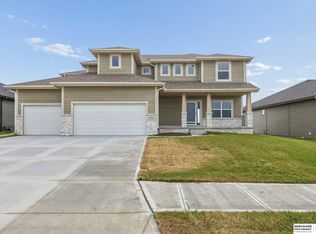 6125 S 215th Cir, Elkhorn, NE 68022