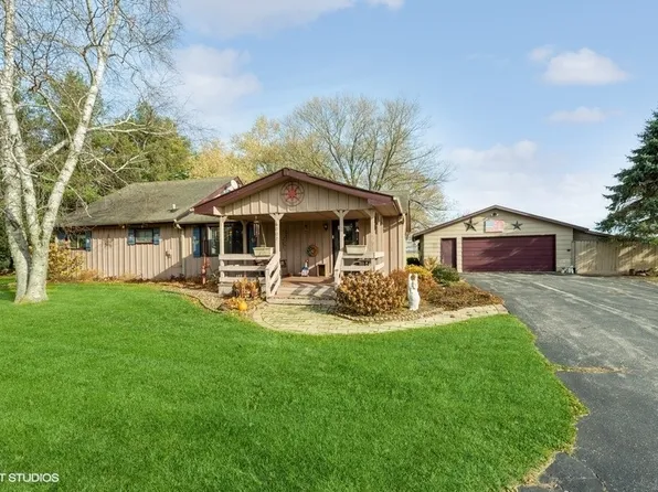 6002 Pine St, Harvard, IL 60033