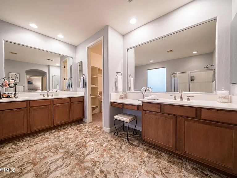 2681 E Hampton Ln — Photo 34