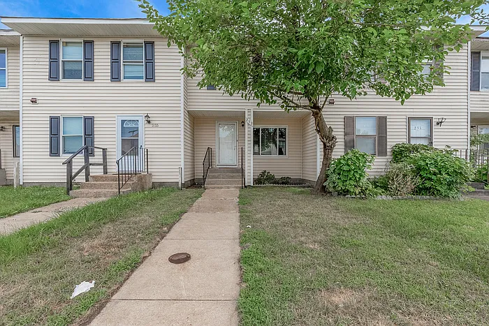 3 bed, 1.5 bath, 1100 sqft, $1,850 — Photo 3
