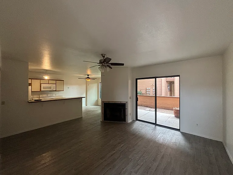 5612 S Wood Crest Dr — Photo 2