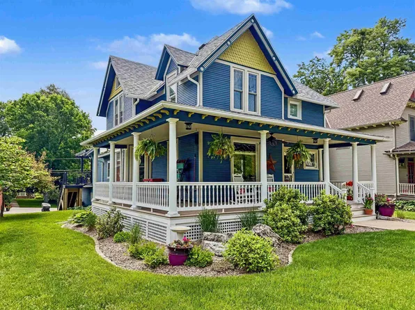 308 Upper Broadway St, Decorah, IA 52101