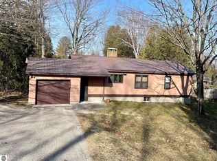 4160 Mollineaux Rd, Frankfort, MI 49635