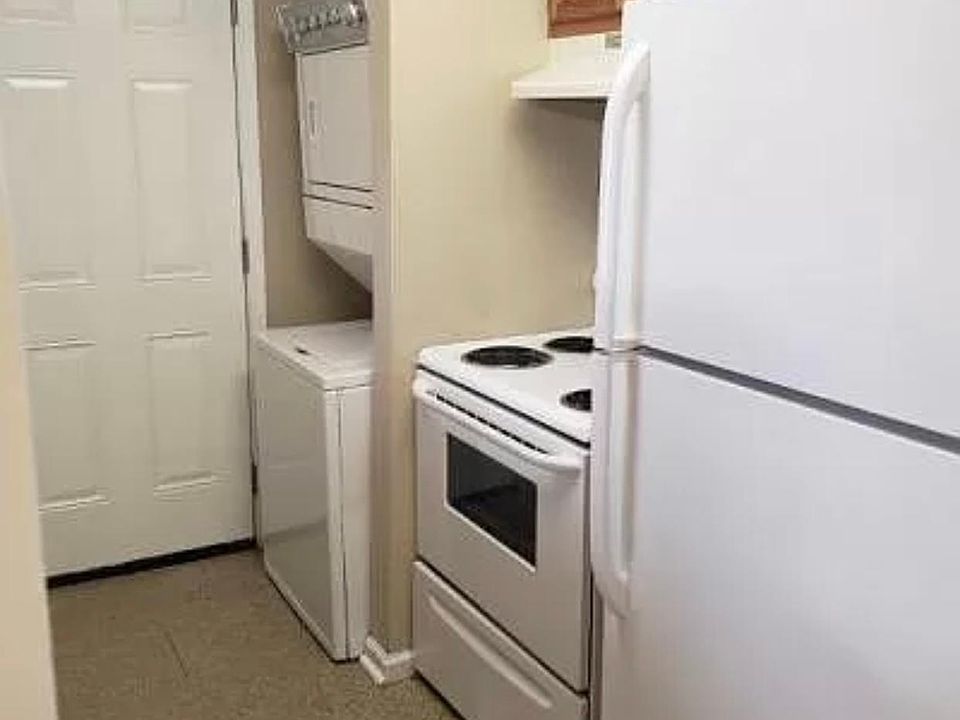 2nd image of 824 Link Rd Unit B