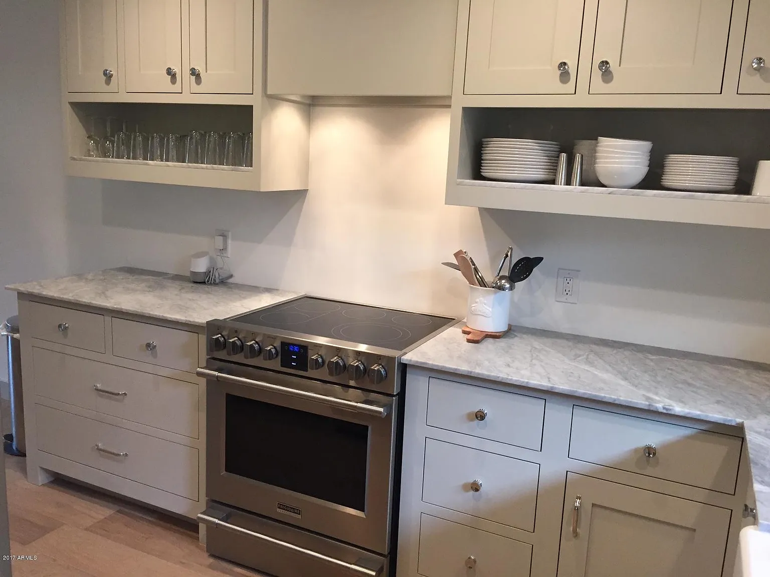 2 bed, 1120 sqft, $3,000 — Photo 2