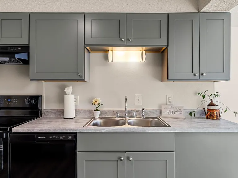 New Hanover Village Apartments — Photo 2
