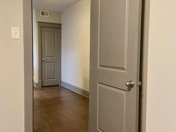 3rd image of 4344 McRee Ave #2W