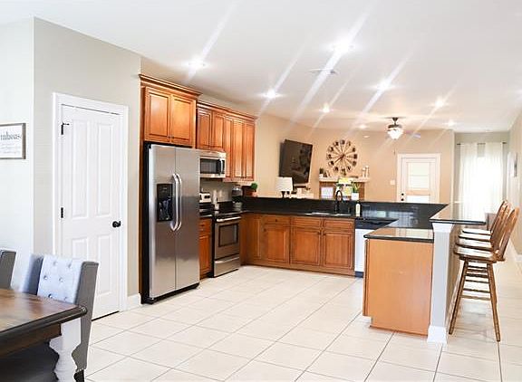 2nd image of 104 Mirabeau Pl