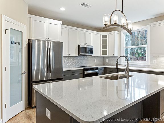 5th image of 89 Lakeforest Trl