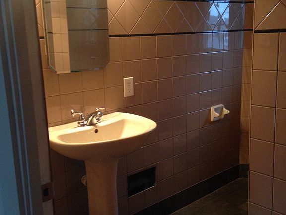 3rd image of 527 N Richview Ave