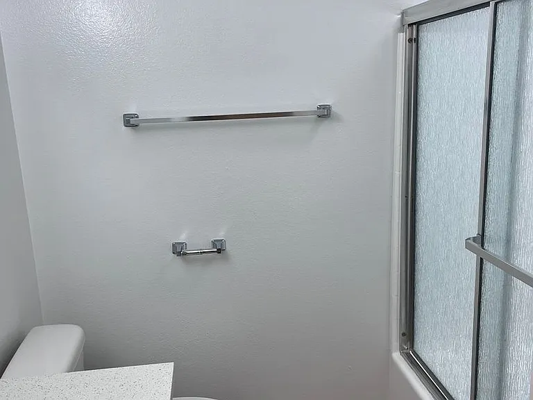 2475 Corinth Apartments — Photo 6