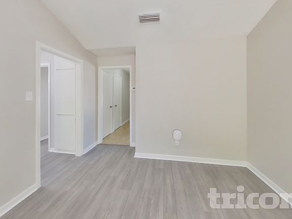 2nd image of 3307 Hummingbird Ln