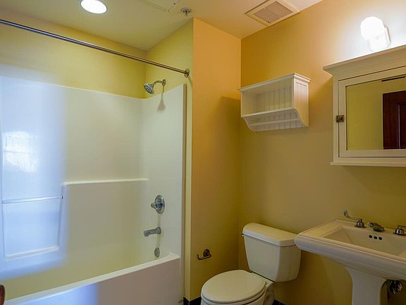 4th image of 210 S 1st St #503