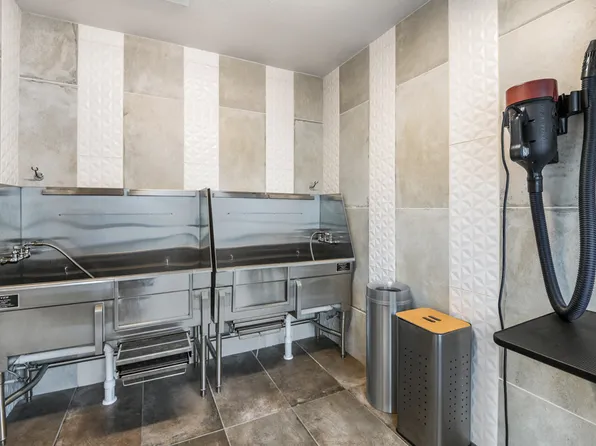 Centre Pointe Apartments