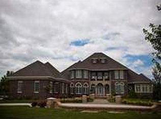 307 Winding Ridge Rd, Cedar Falls, IA 50613