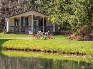 520 N Fairway Dr E, Hoodsport, WA 98548