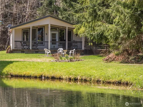 520 N Fairway Drive E, Hoodsport, WA 98548
