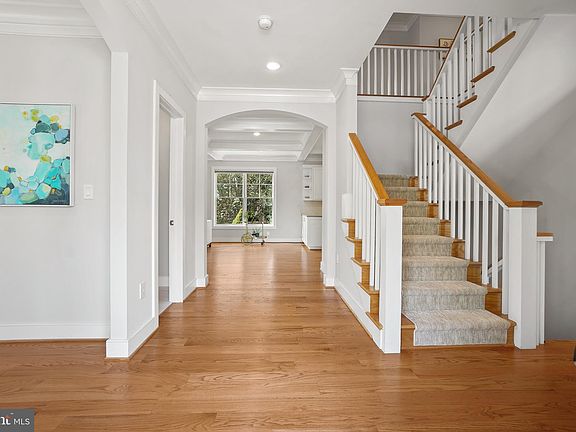4th image of 8502 Bradmoor Dr