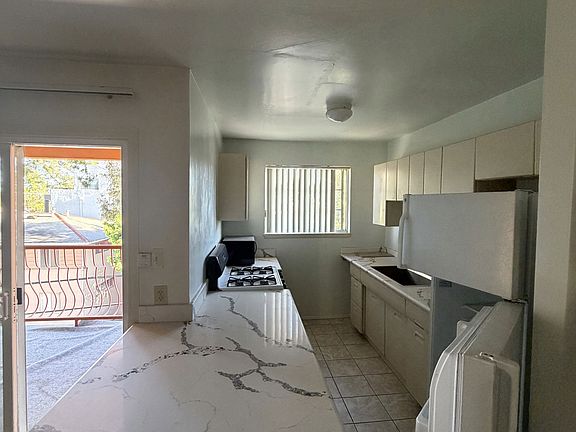 5th image of 1001 Hammond St #11