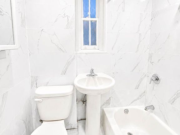 4th image of 58 Jane St #2