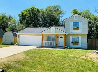 8238 N Waterford Dr, Columbus, IN 47201