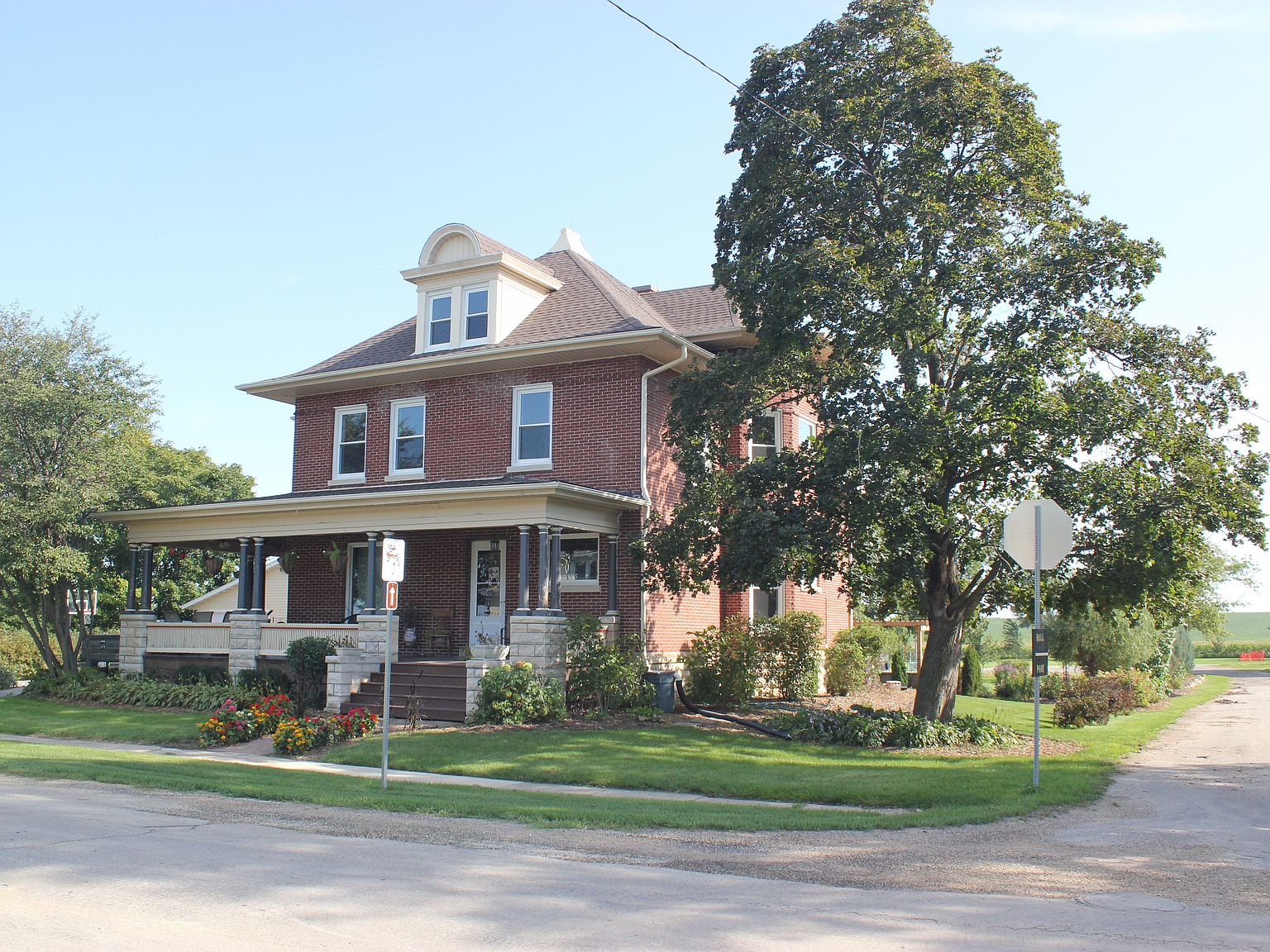 401 South St, Martelle, IA 52305 Zillow