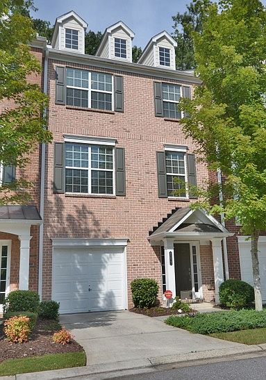 626 Pember Pt, Sandy Springs