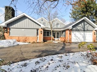 2120 Sheridan Rd, Highland Park, IL 60035