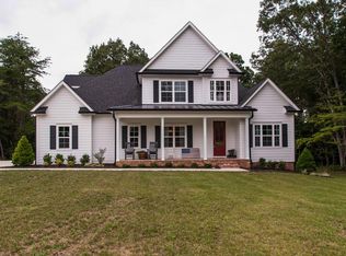 1335 Camp Ravine Rd, Burns, TN 37029