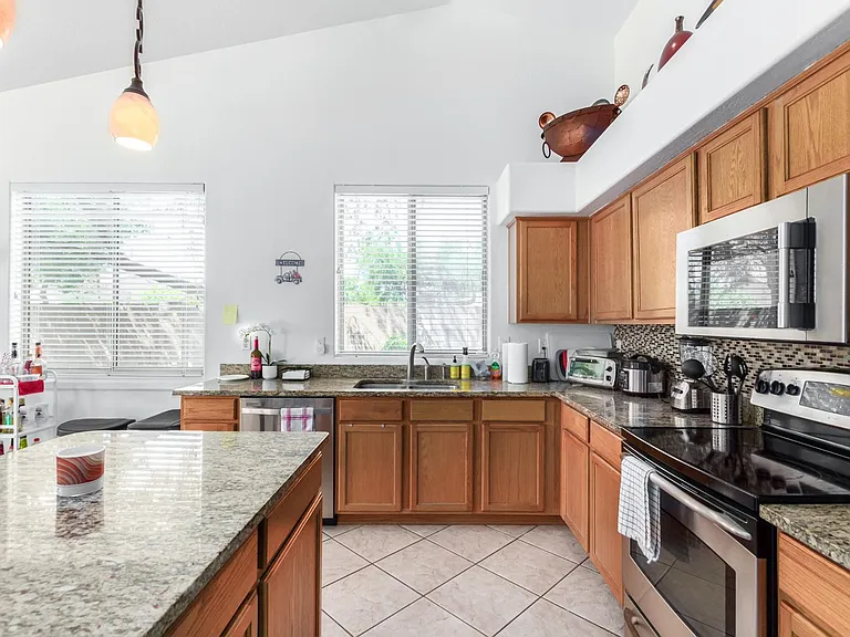 5203 E Wallace Ave — Photo 9