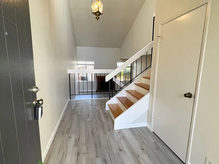 6547 Cobblestone Ct — Photo 5