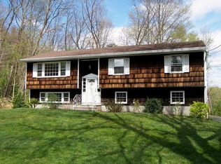 12 Hope Ln, Somers, NY 10589
