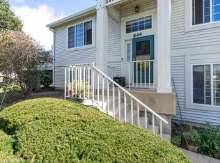 644 S Rosehall Ln UNIT 644, Round Lake, IL 60073