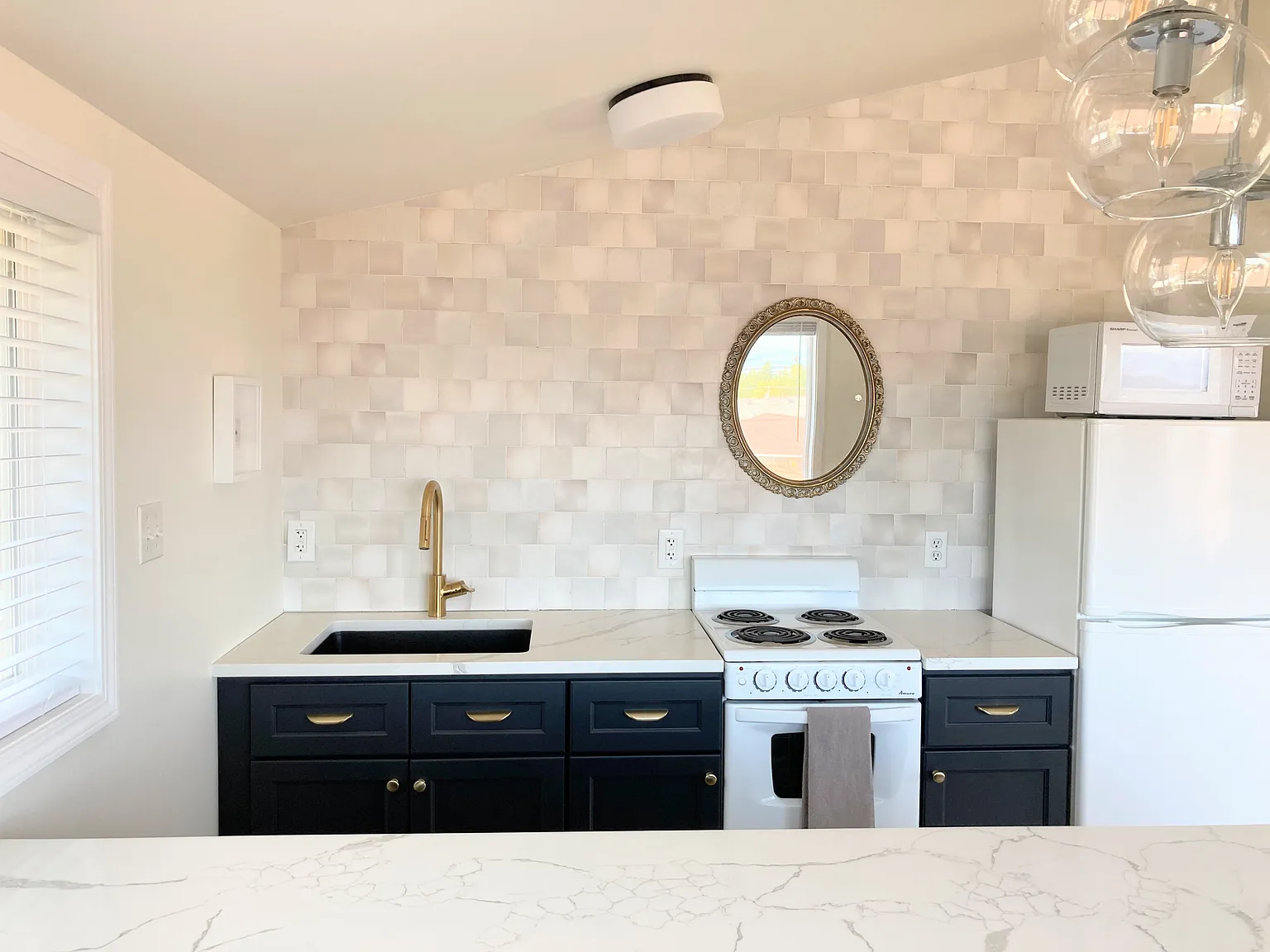 Studio, 400 sqft, $1,865 — Photo 2
