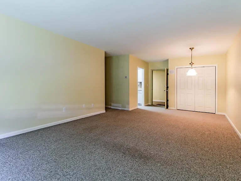 Country Manor - Pomfret — Photo 12