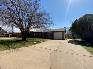 920 E George St, Altus, OK 73521